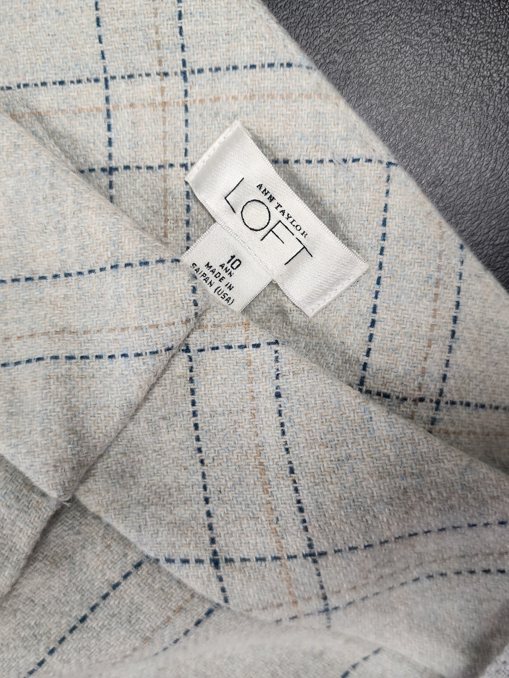 LOFT Cream Plaid Pants Sz 10 LADIES with Navy Windowpane - Picture 2 of 3